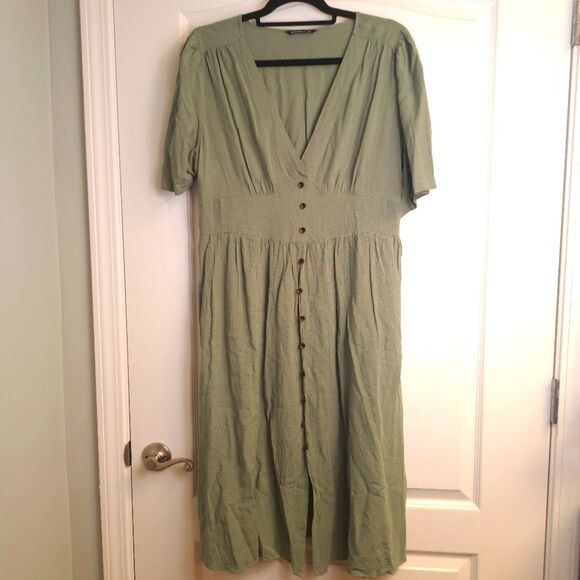Bloomchic Green Button-Down Dress - Picture 1 of 5